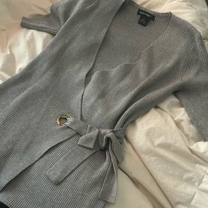 Select + Trend Vintage Grey Wrap Sweater W Gold Hardware Size Small